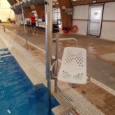 Grúa de piscina Ayuntamiento de Marbella