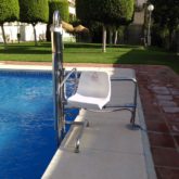 Grúa de piscina CP Rincón de la Victoria