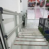 Plataforma Salvaescaleras Cruz Roja de Marbella